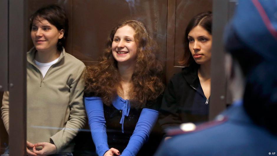 Бывшие адвокаты Pussy Riot отвергли обвинения экс подзащитной DW