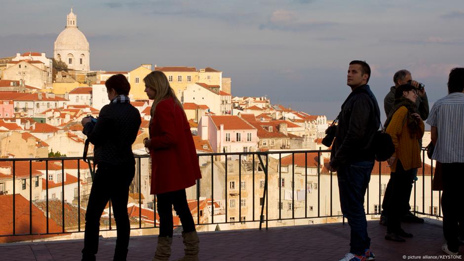 N Mero De Turistas Brasileiros Bate Recorde Em Portugal Dw