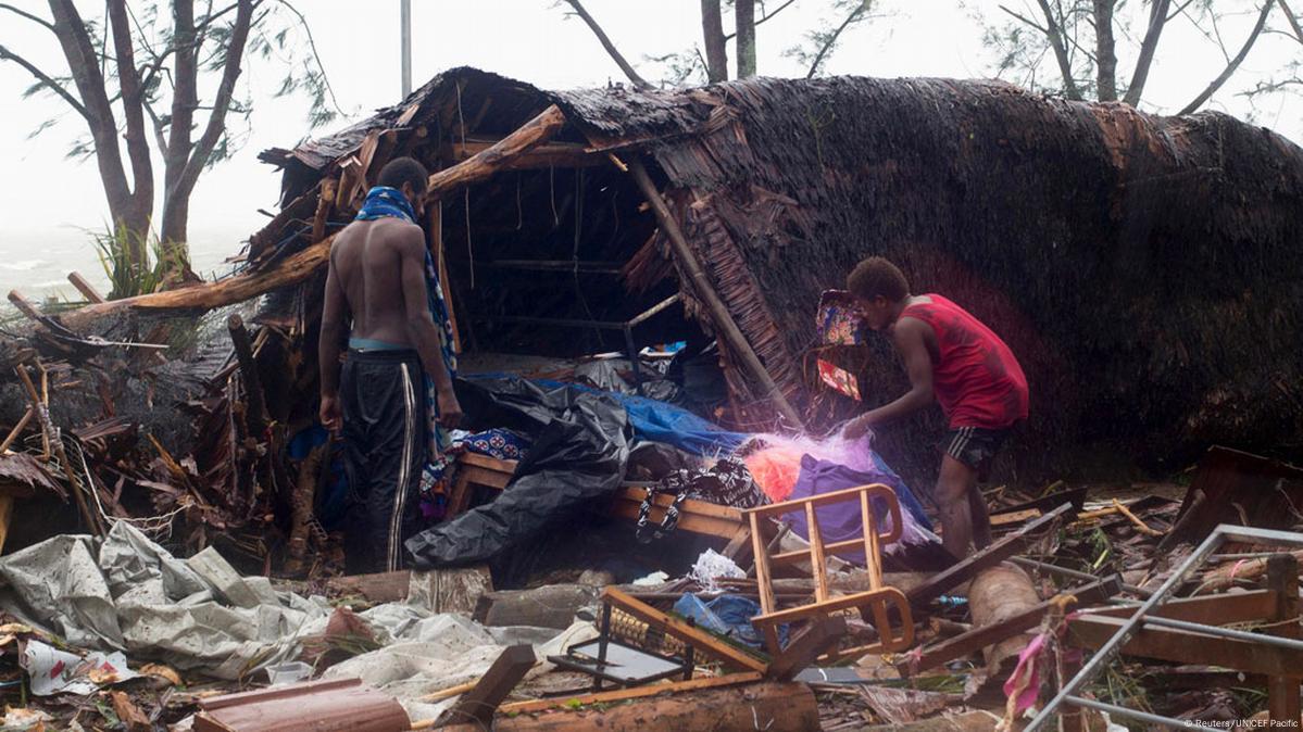 Rescue And Relief Effort Begins In Vanuatu Dw