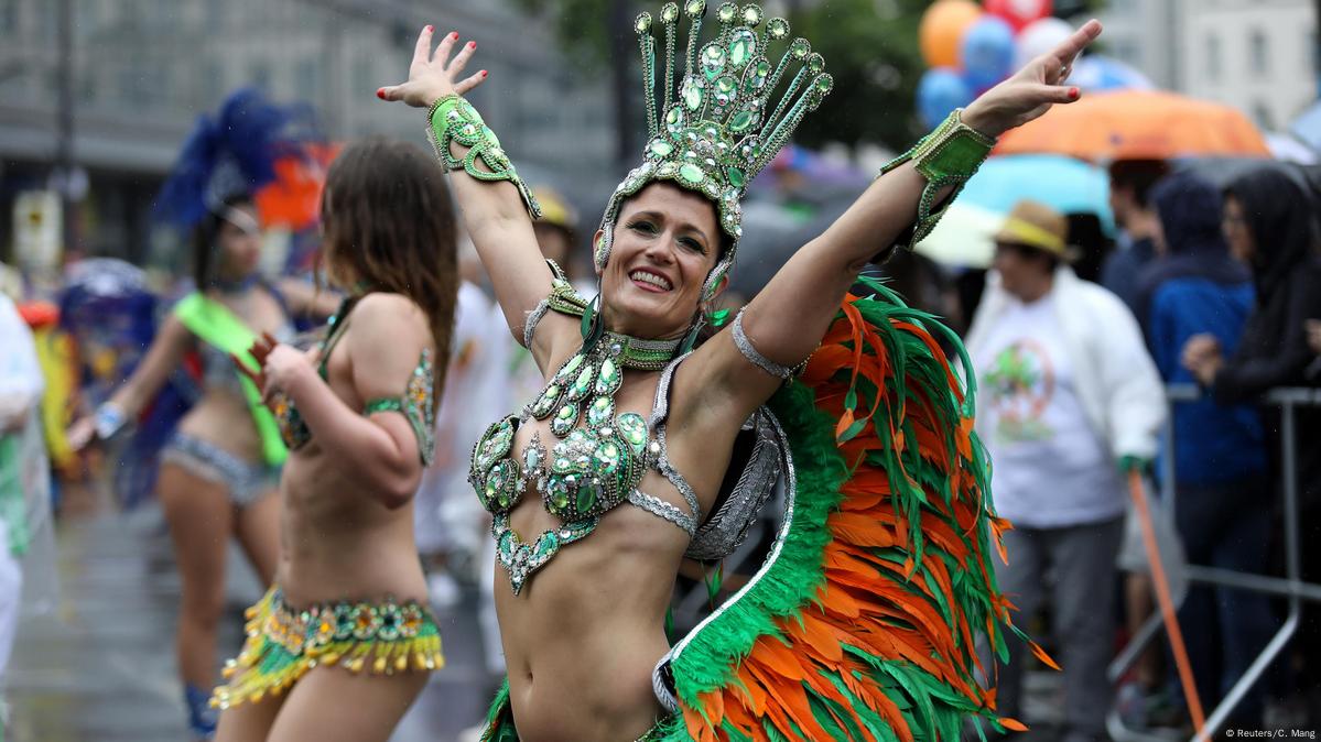 Hunderttausende Feiern Karneval Der Kulturen Dw