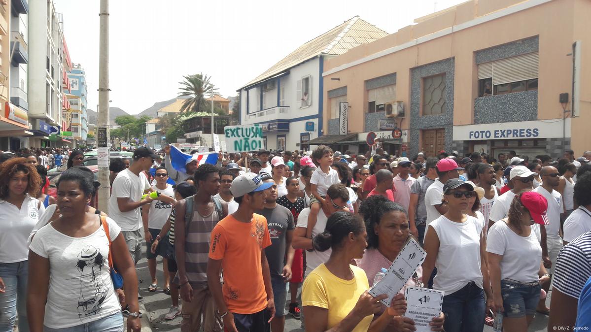 Cabo verdianos saem à rua por melhores condições laborais DW 10 01 2020