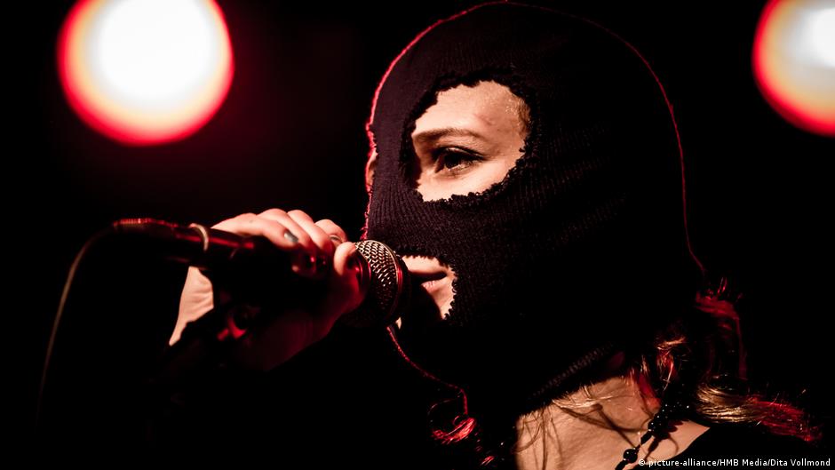 В Крыму вновь задержали участников Pussy Riot