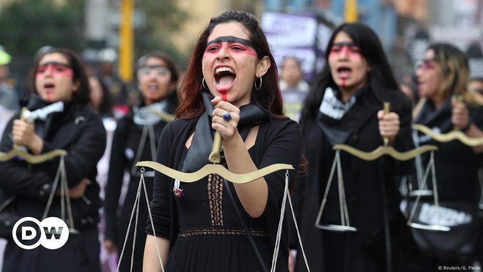 Lima marcha contra la violencia de género y la corrupción DW 12 08 2018