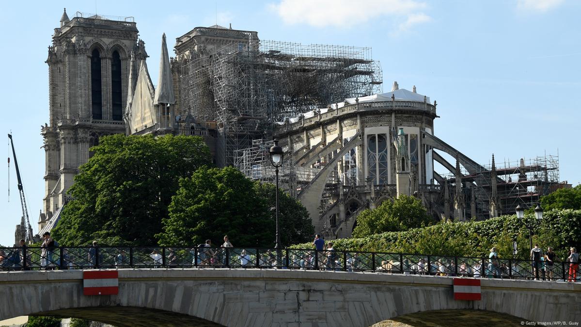 Notre Dame Celebra Su Primera Misa Tras El Incendio DW 15 06 2019