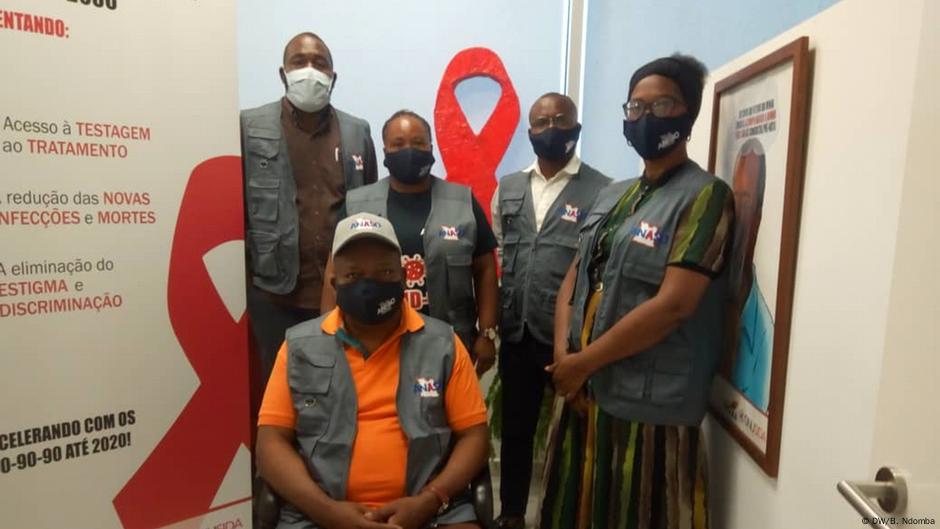 Casos De Hiv Sida Aumentam Em Angola Dw