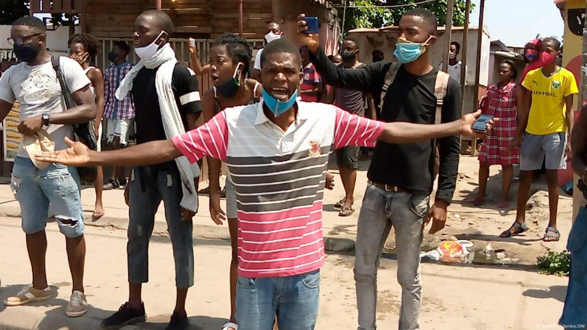 Manifestação em Luanda Ativistas enviam carta à PGR DW 19 11 2020