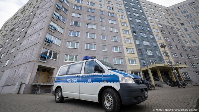 German Police Make Arrests In Human Trafficker Raids Dw Learn German