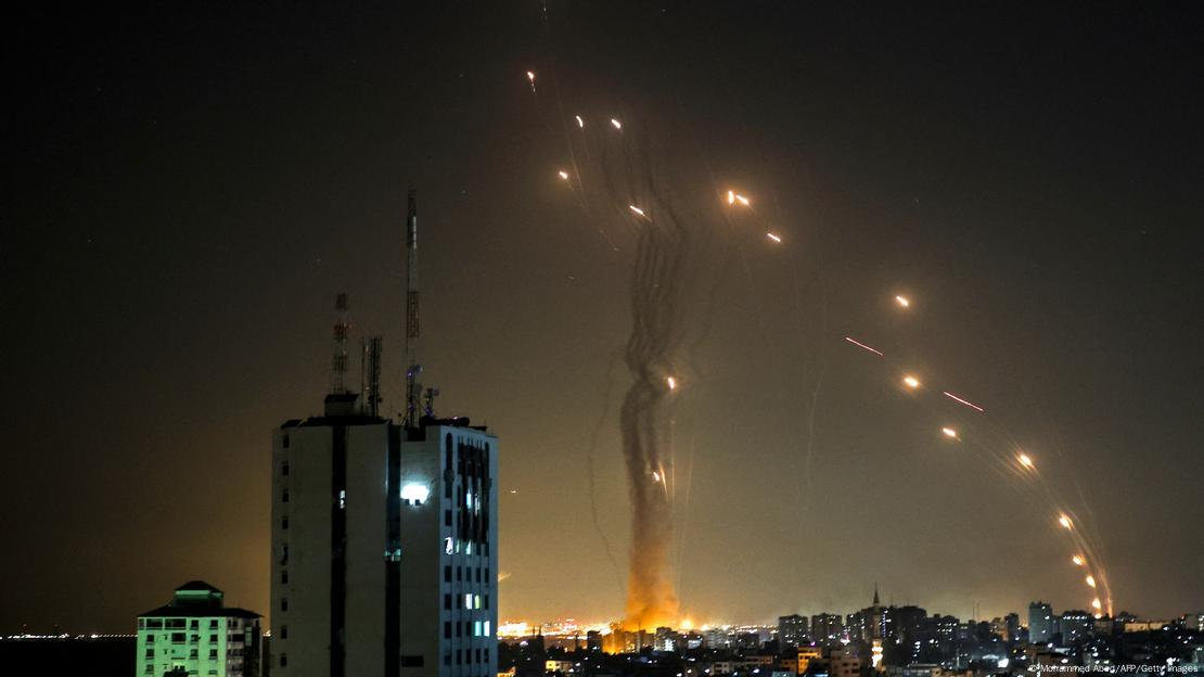 Ο Iron Dome καταρρίπτει πυραύλους της Χαμάς Ο Iron Dome καταρρίπτει πυραύλους της Χαμάς