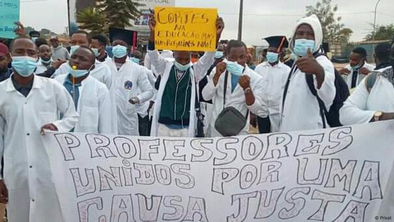 Angola Professores universitários ameaçam nova greve DW 06 10 2022