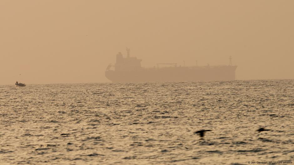 Iran Seizes Oil Tanker In Gulf Of Oman Says US DW 04 27 2023