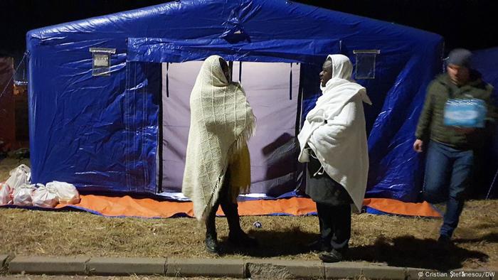 لا يزال يعيش العديد من الأفارقة في مخيمات بعد فرارهم من المعارك في أوكرانيا لا يزال يعيش العديد من الأفارقة في مخيمات بعد فرارهم من المعارك في أوكرانيا