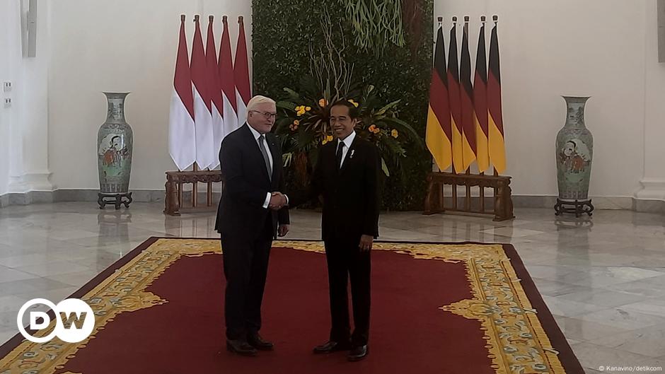 Jokowi Sambut Presiden Jerman Ajak Tanam Pohon Cendana Dw