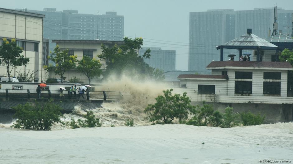 China On Red Alert Ahead Of Typhoon Muifa Landfall DW 09 14 2022