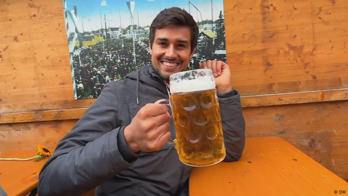 Musik Bier und Tracht das Oktoberfest in München DW Deutsch Lernen