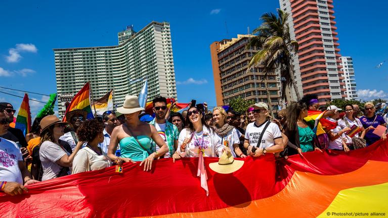 Cuba Votes On Same Sex Marriage Adoption Dw