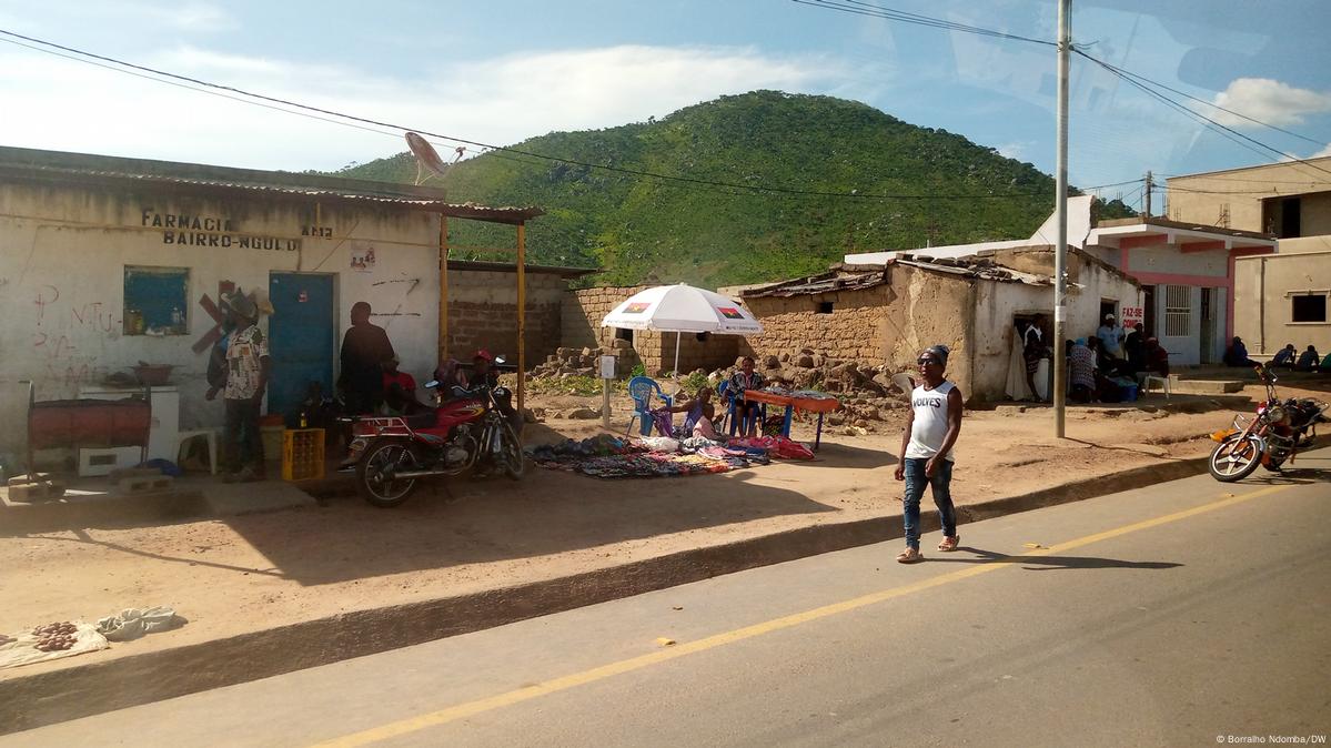 Angola Quatro décadas depois Ebo continua sem luz e água DW 13 01