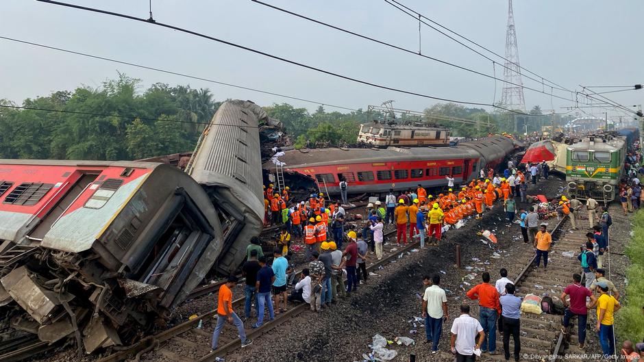 Acidente De Trem Deixa Mais De Mortos Na Ndia Dw