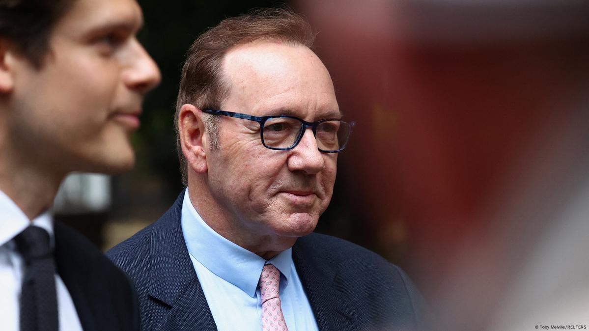 Kevin Spacey Is A Sexual Bully Uk Court Told Dw