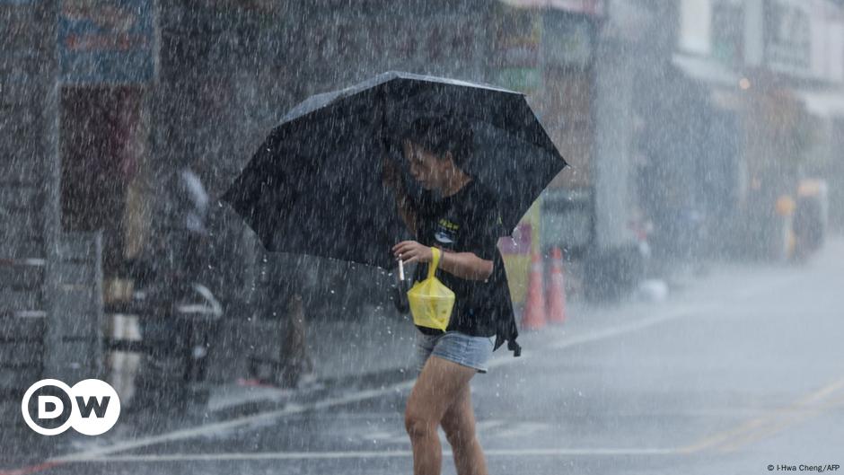 Hong Kong Receives Heaviest Rainfall In 140 Years DW 09 08 2023