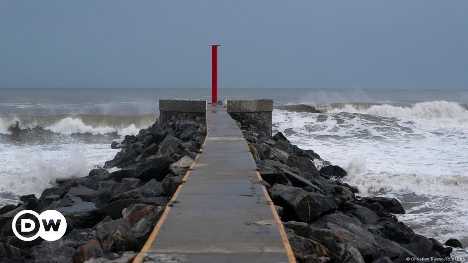 Huracán Lidia deja un muerto e inundaciones en México DW 11 10 2023