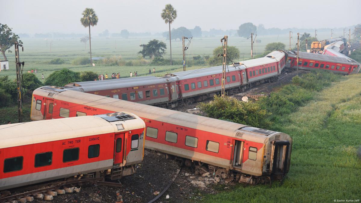 Choque De Trenes En India Deja Al Menos Nueve Muertos Dw