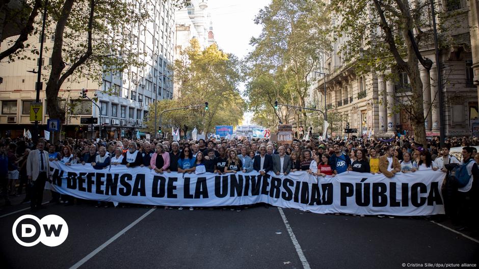 Am Rica Latina El Costo De Tener Un T Tulo Universitario Dw