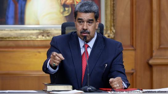 Nicol S Maduro Promulga Ley Que Castiga Apoyo A Sanciones Dw