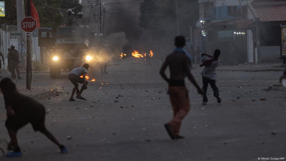 Vários mortos nas manifestações em Moçambique DW 02 11 2024