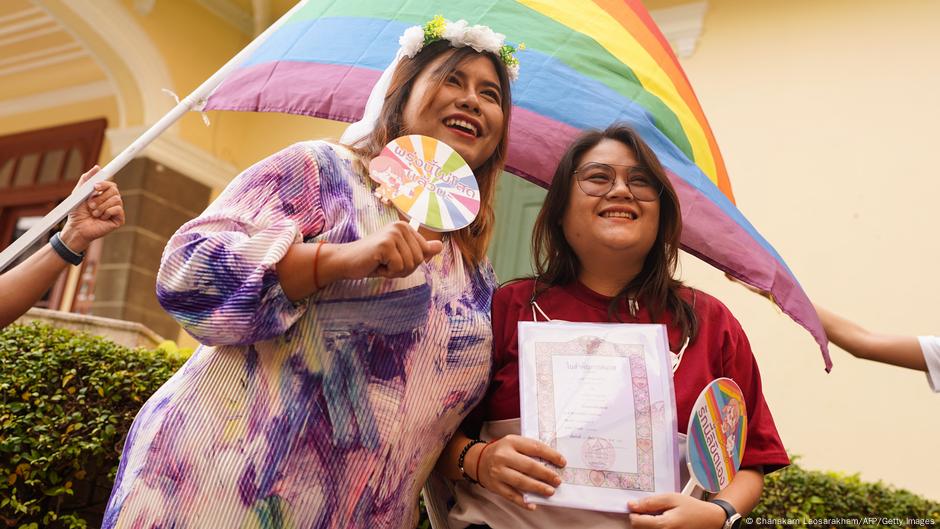 Thailand Hundreds Wed As Same Sex Marriage Law Goes Into Force News