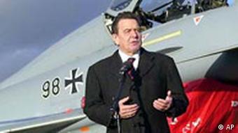 Gerhard Schröder mit Eurofighter bei Rostock