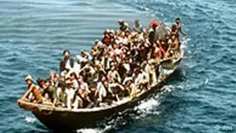Boat People Überladenes Fluchtboot Boot