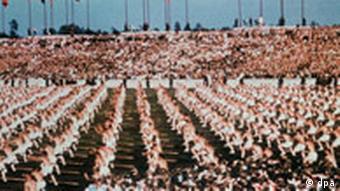 Drittes Reich - Reichsparteitag 1938 Aufmarsch der Sportjugend auf dem Märzfeld während des Reichsparteitags der NSDAP 1938 in Nürnberg