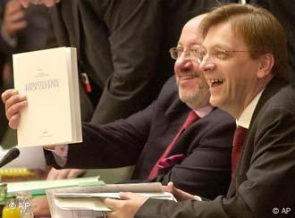 Die Acht Wichtigsten Fragen Zur Eu Verfassung Europa Dw 25 05 05