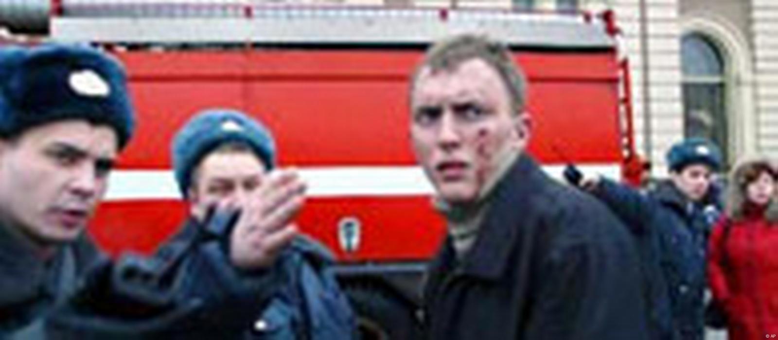 Взрыв в московском метро: 39 погибших – DW – 06.02.2004