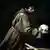Život jednog od najneobičnijih slikara u povesti, Karavađa, obradio je jedan od najneobičnijih filmsakih umetnika, Derek Jarman. - Karavađo: "Sveti Franja meditira o smrti", 1603