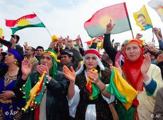 Muhbirlerin odağında PKK ve Gülen Cemaati üyesi olduğu  söylenen kişiler yer alıyor.  