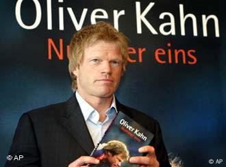 Despedido em maio, com nova vida em novembro: Oliver Kahn vai ser mental  coach na Alemanha – Observador