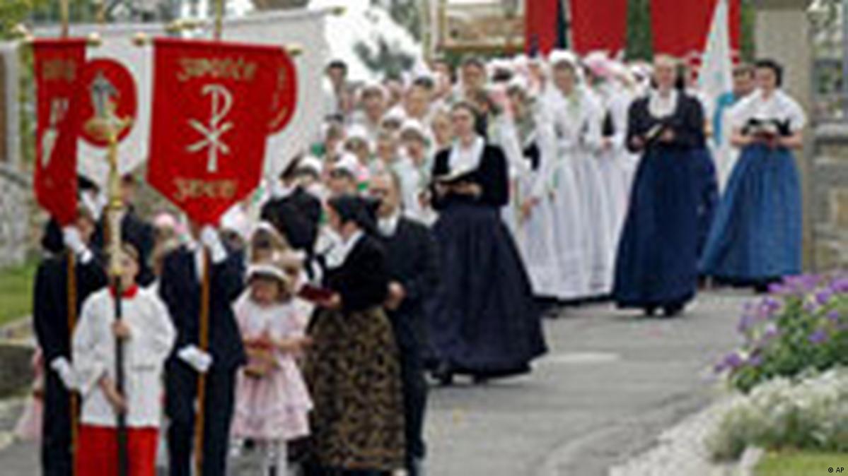 Sorbs Aim for Party of Their Own DW 03/04/2005