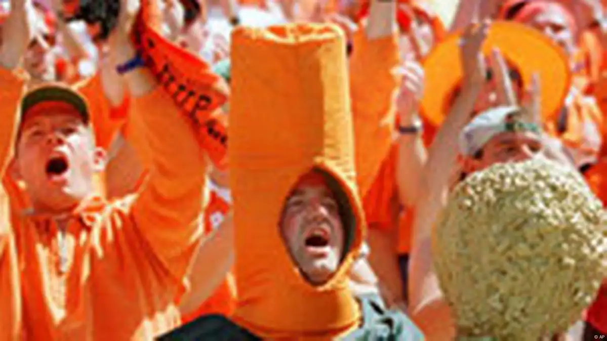 Why do the Netherlands wear orange? Dutch 'Oranje' tradition, knvb  significado 