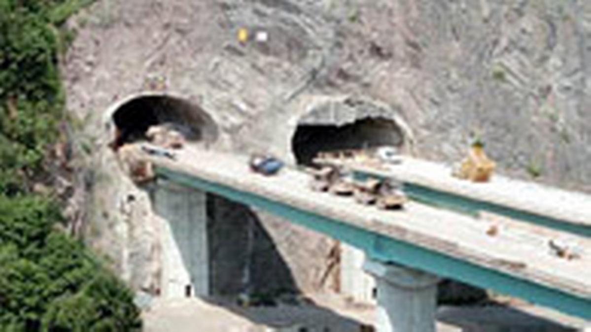 A Rocky Road for Germany's Autobahn DW 07/27/2004