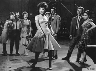 West Side Story es una especie de versión moderna de Romeo y Julieta.