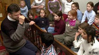 Im Rahmen des Unterrichts über Weltreligionen wurde den Kinder der Islam erklärt.