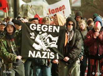 Акция протеста против неонацистов, архивное фото