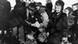 Schwarz-weiß Aufnahme: Vertriebene bei Ankunft in Deutschland Schwarz-weiß Aufnahme: Vertriebene bei Ankunft in Deutschland