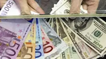 Wechselstube mit Dollar und Euro Geldscheine