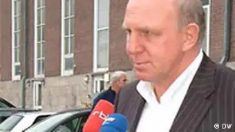 DW Reporter im Gespräch mit Hertha Manager Dieter Hoeneß