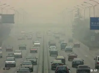 来了沙尘暴，北京的上空就成了这个样子