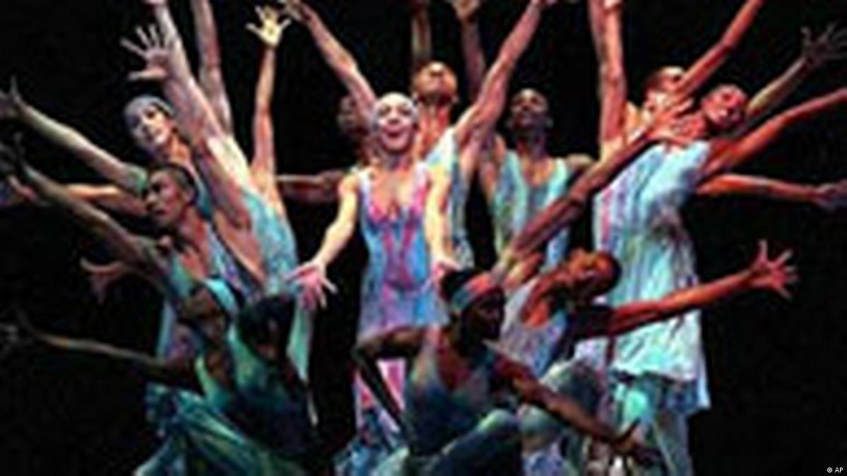 هنرهای توده پسند در آمريکا: «استريپ تيز» – DW – ۱۳۸۳۱۰۵