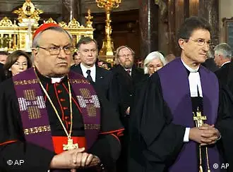 天主教红衣主教雷曼(左)和新较大会主席胡伯