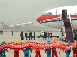 参加春节包机的上海东方航空公司飞机